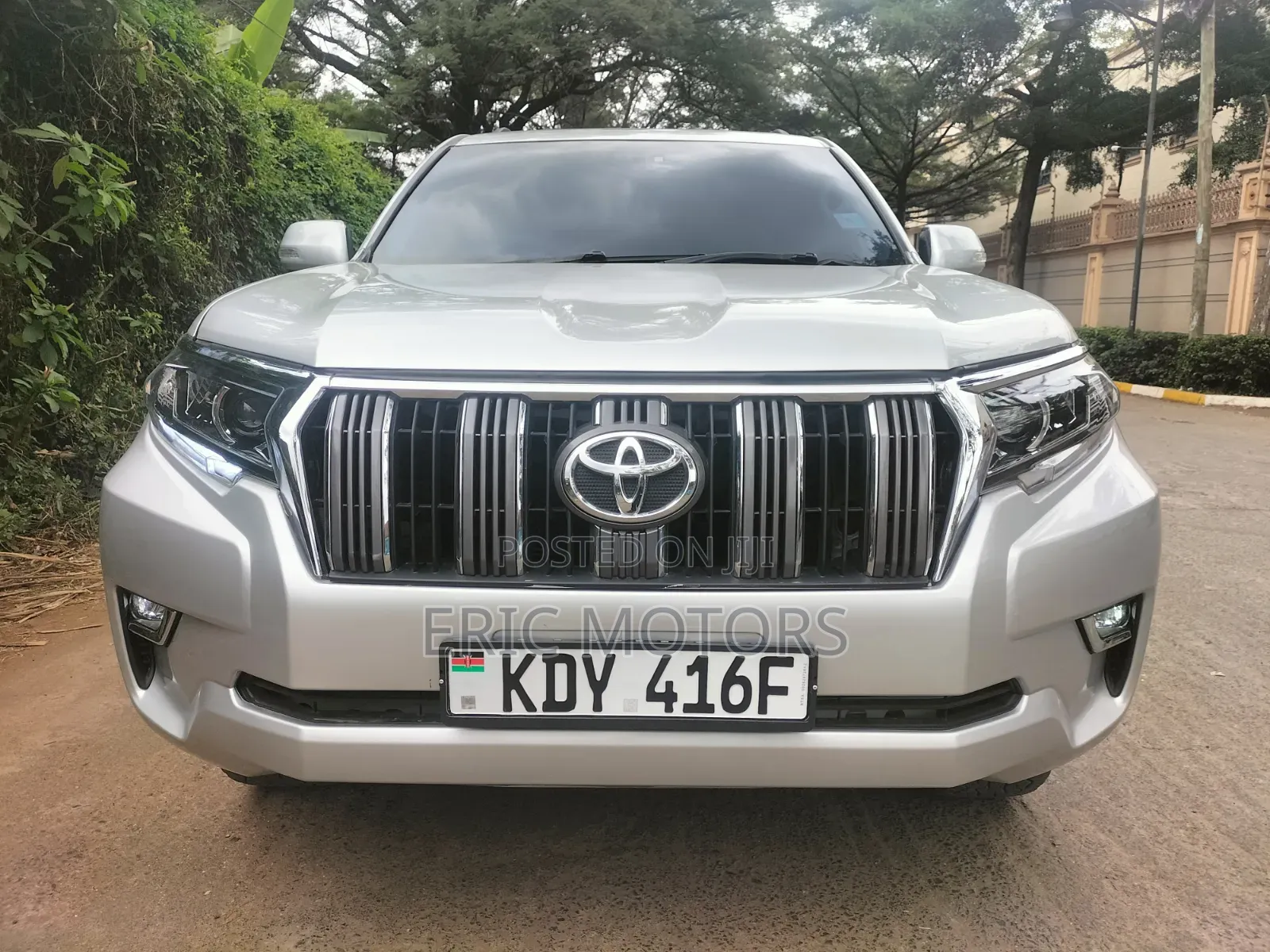 Toyota Land Cruiser Prado 2010 Silver