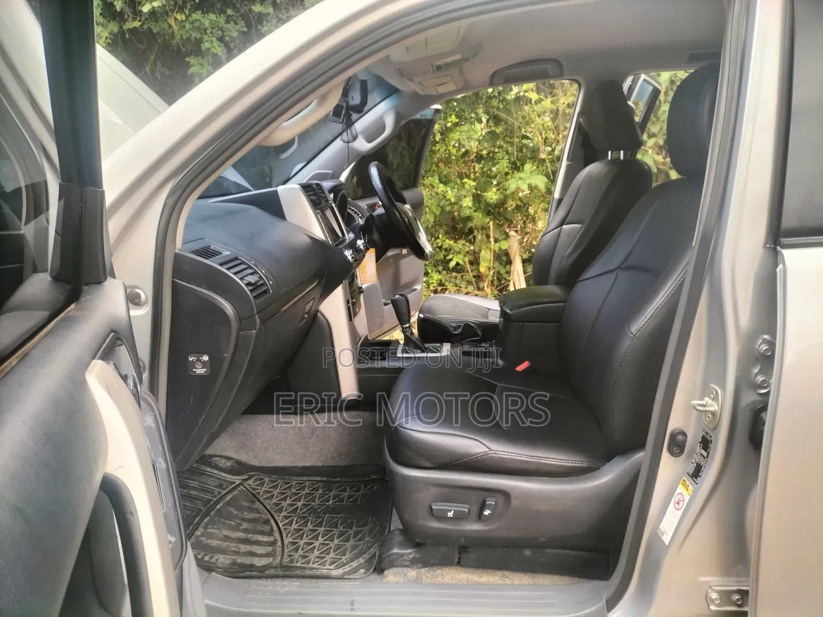 Toyota Land Cruiser Prado 2010 Silver