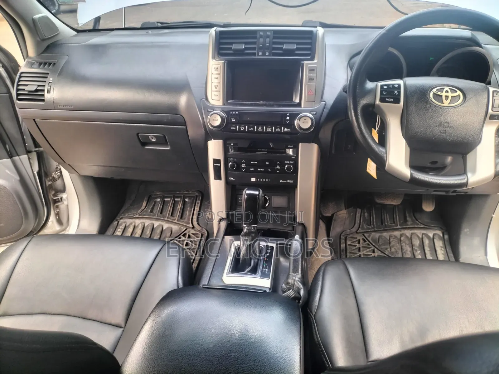 Toyota Land Cruiser Prado 2010 Silver