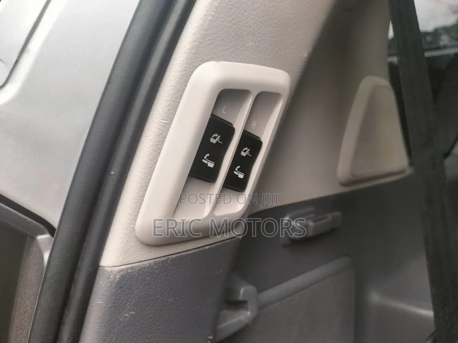 Toyota Land Cruiser Prado 2010 Silver