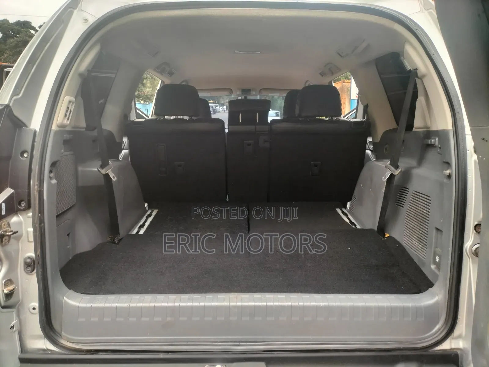 Toyota Land Cruiser Prado 2010 Silver