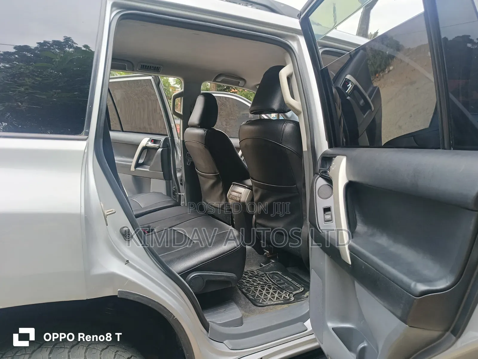 Toyota Land Cruiser Prado 2010 Silver