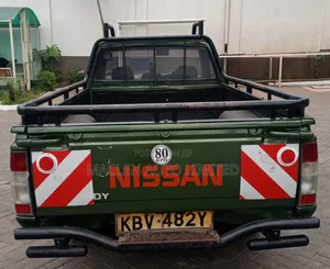 Nissan Hardbody 2000i 2006 Green