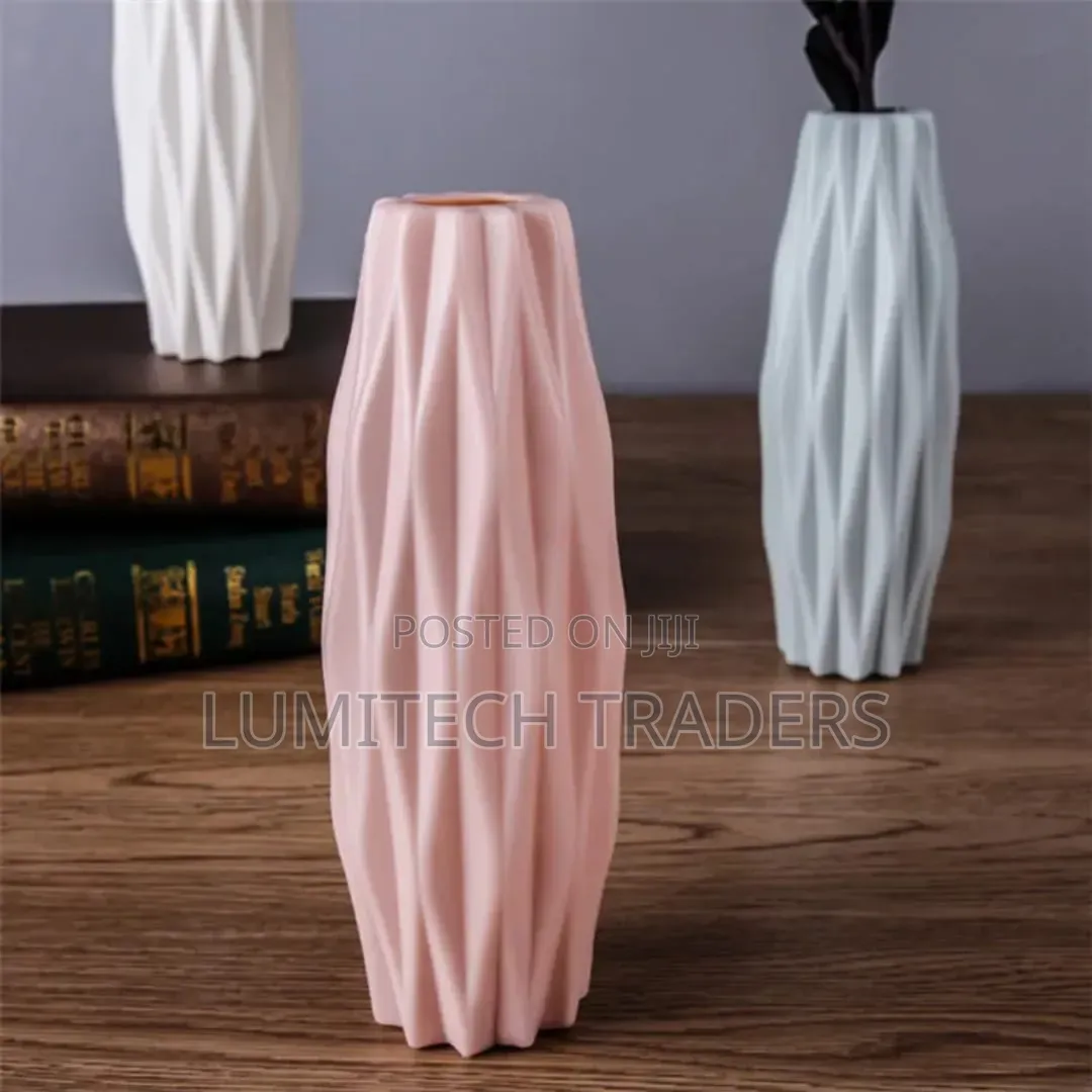 *Nordic Unbreakable Wavy Vase
