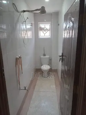 5bdrm Townhouse/Terrace in Golview Estate for sale