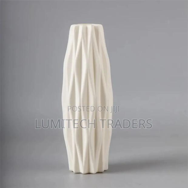 Elegant Unbreakable Wavy Vase