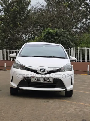 Toyota Vitz 2015
