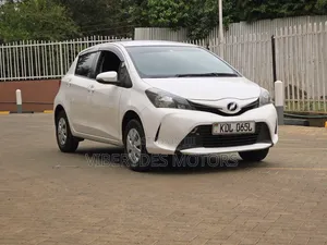 Toyota Vitz 2015