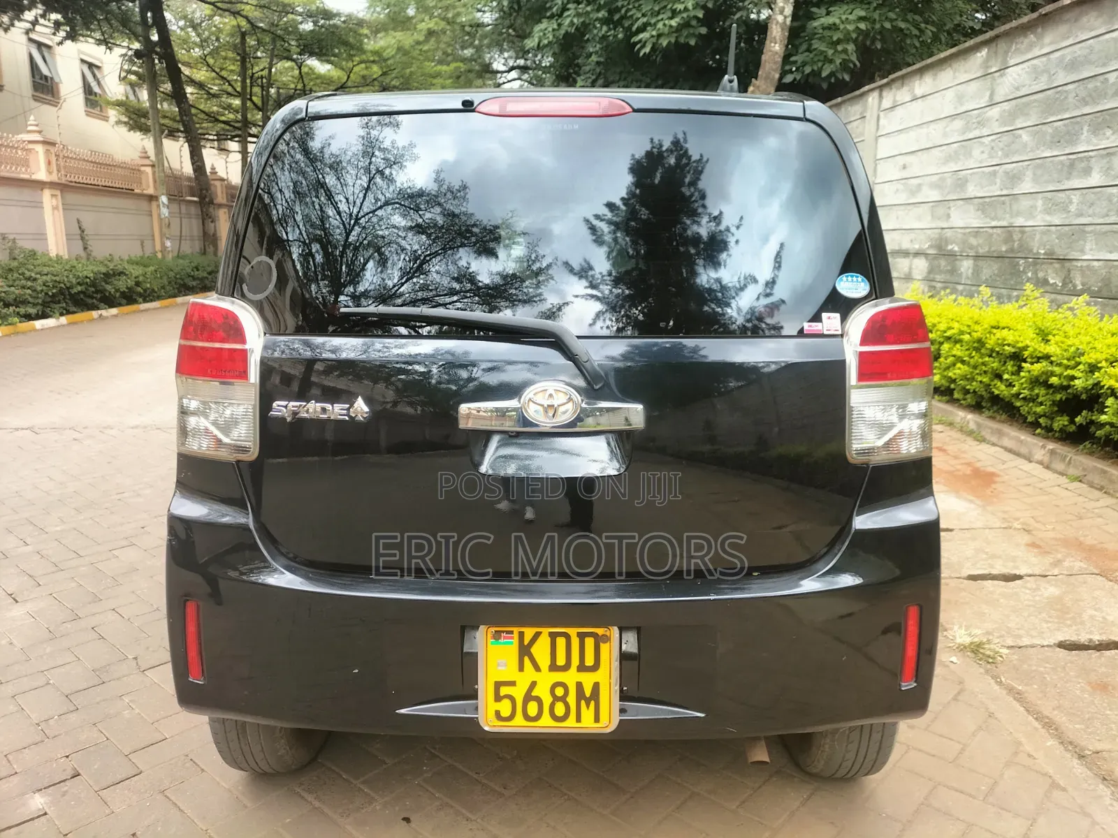 Toyota Spade 2014 Black