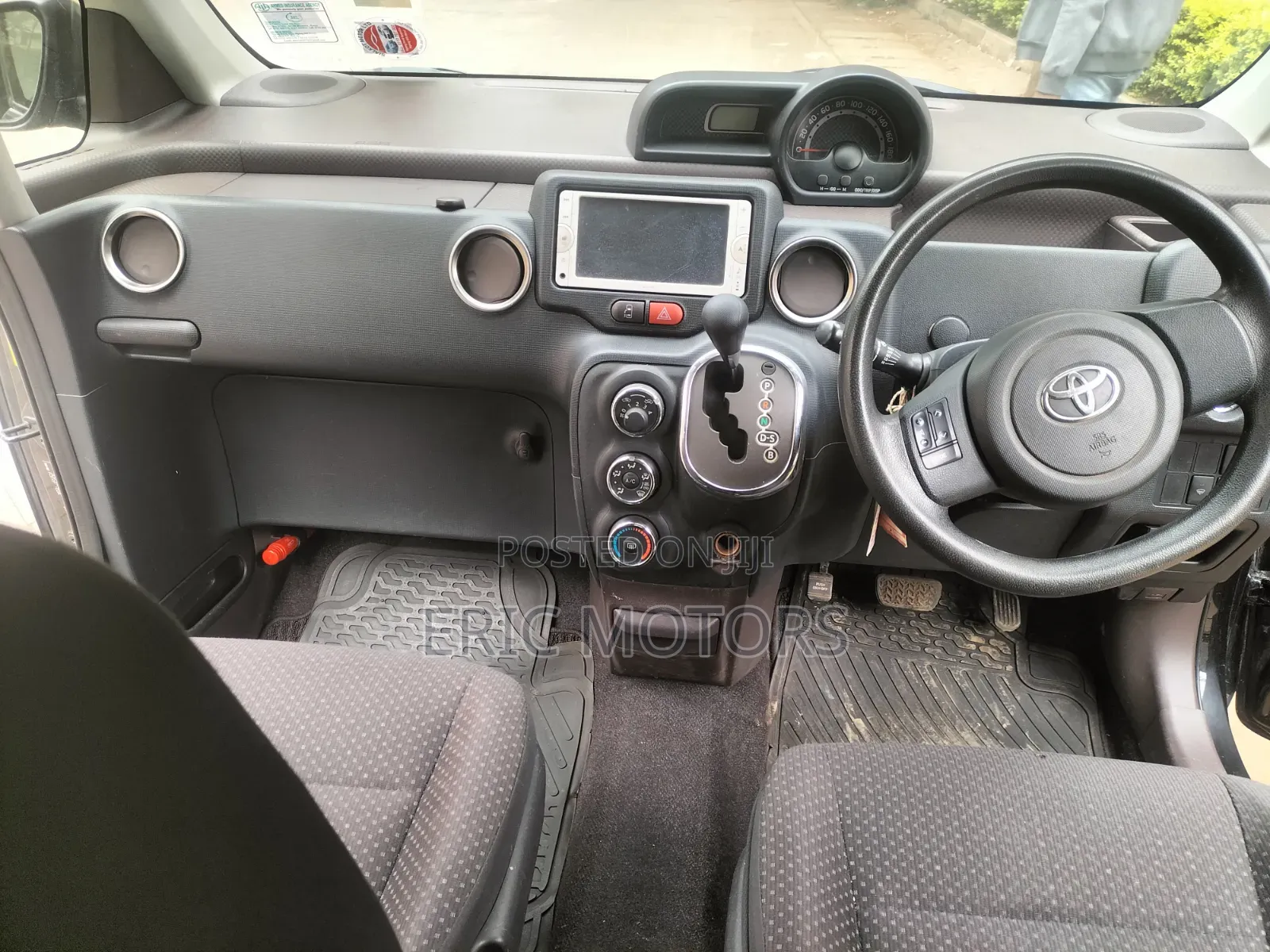 Toyota Spade 2014 Black
