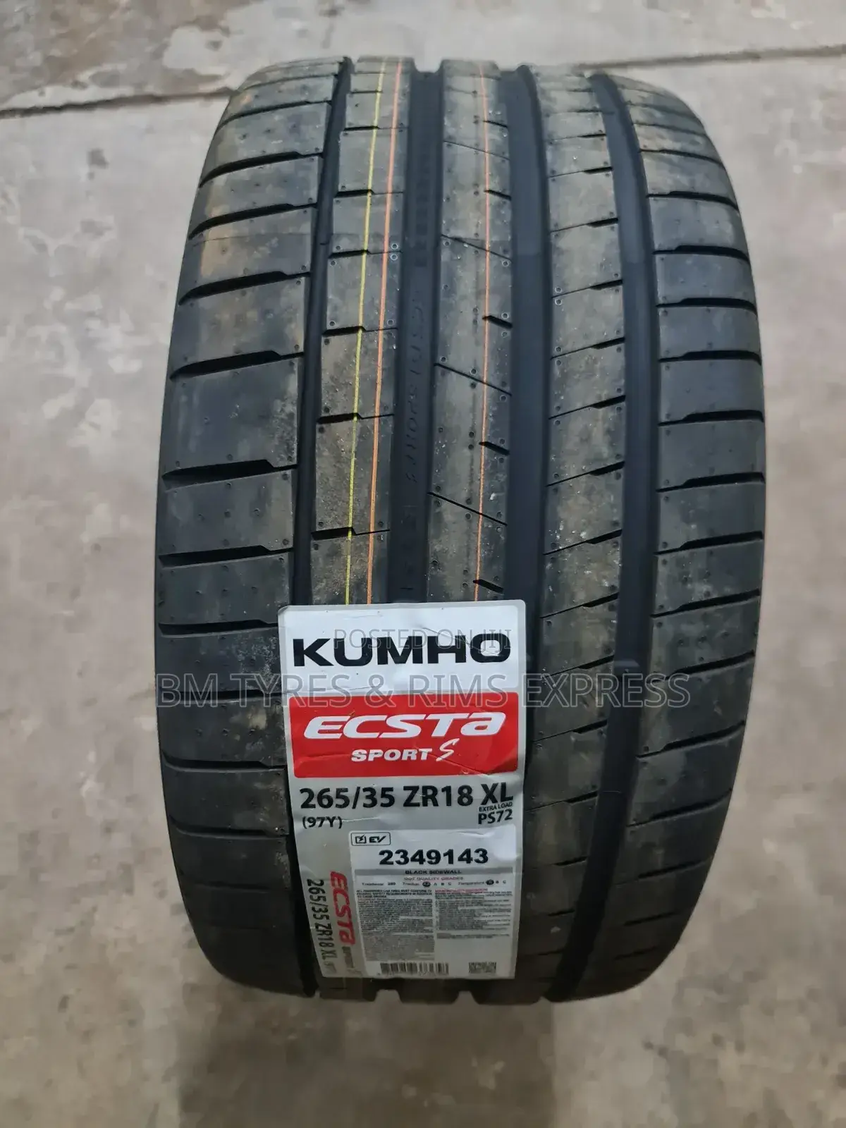 265 /35 R18 Khumo Tires (Korea)