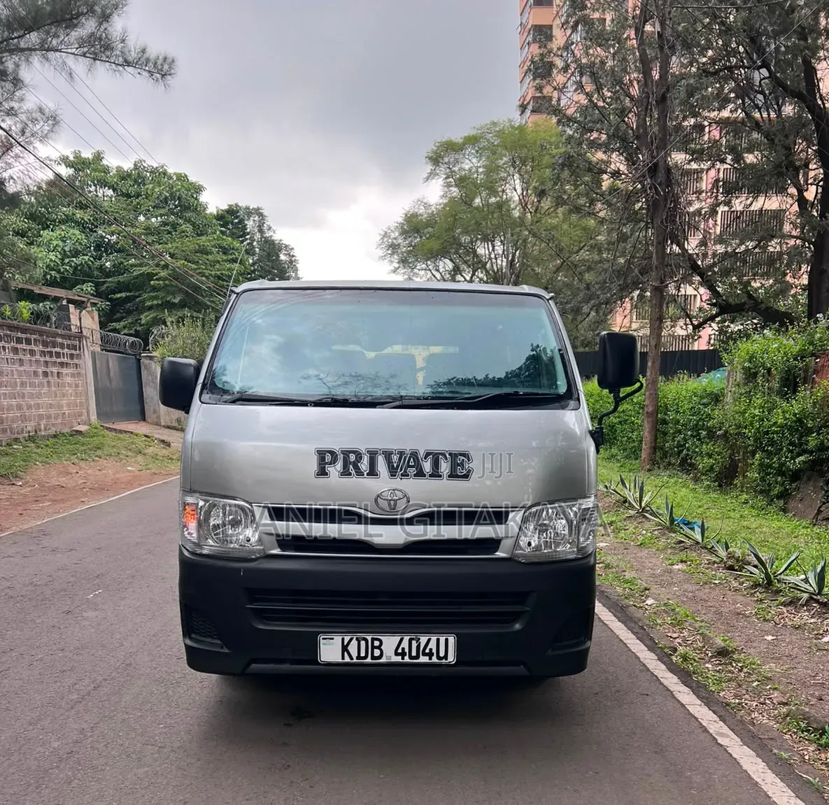 Toyota HiAce 2014 Silver