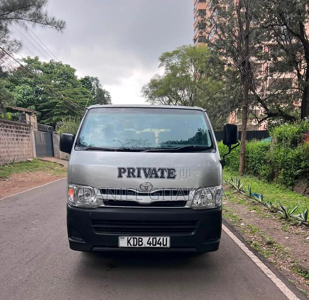Toyota HiAce 2014 Silver