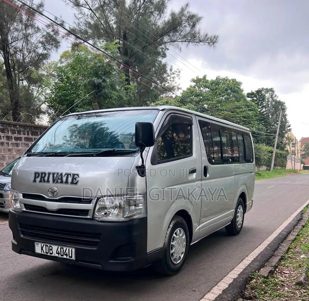 Toyota HiAce 2014 Silver - thumbnail 2