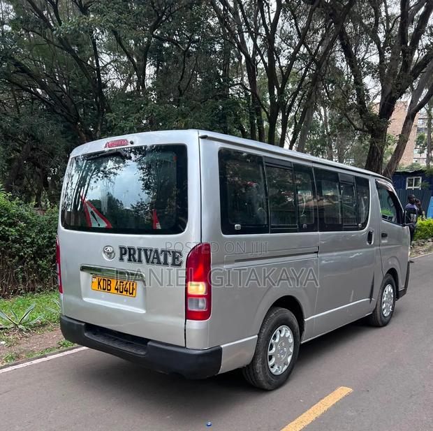 Toyota HiAce 2014 Silver - thumbnail 5