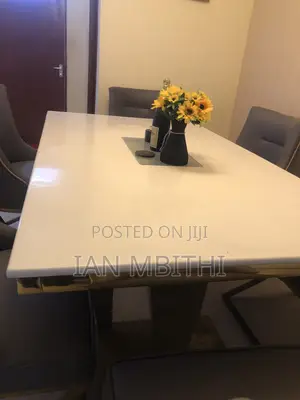 6 Seater Dinning Table