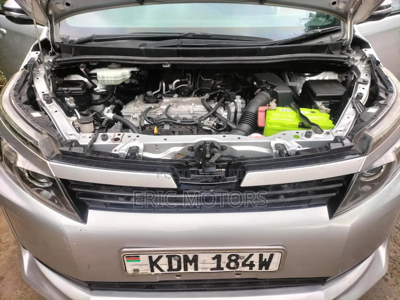 Toyota Noah 2016 Silver
