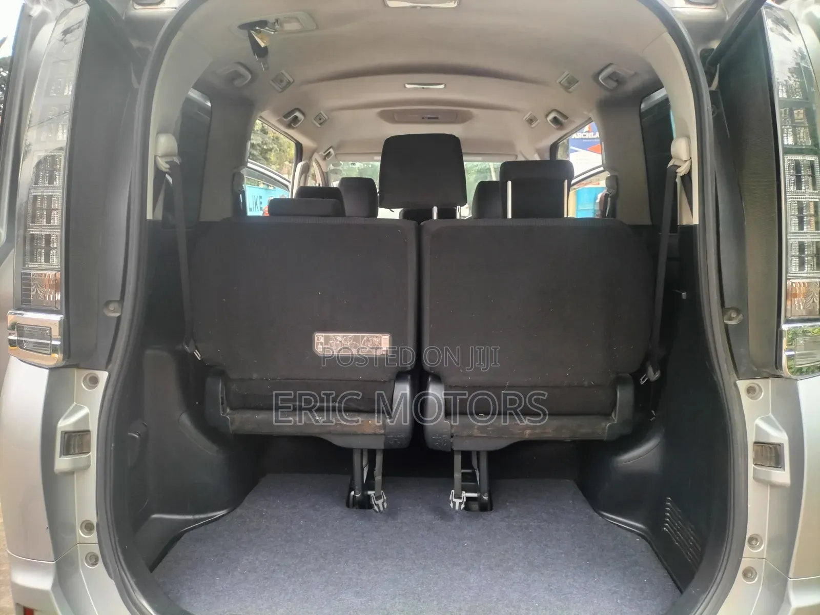 Toyota Noah 2016 Silver