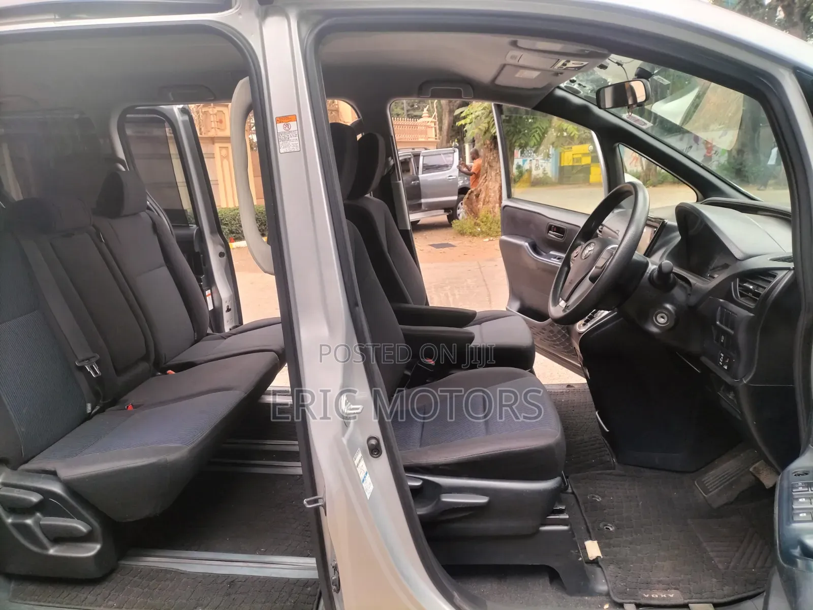 Toyota Noah 2016 Silver
