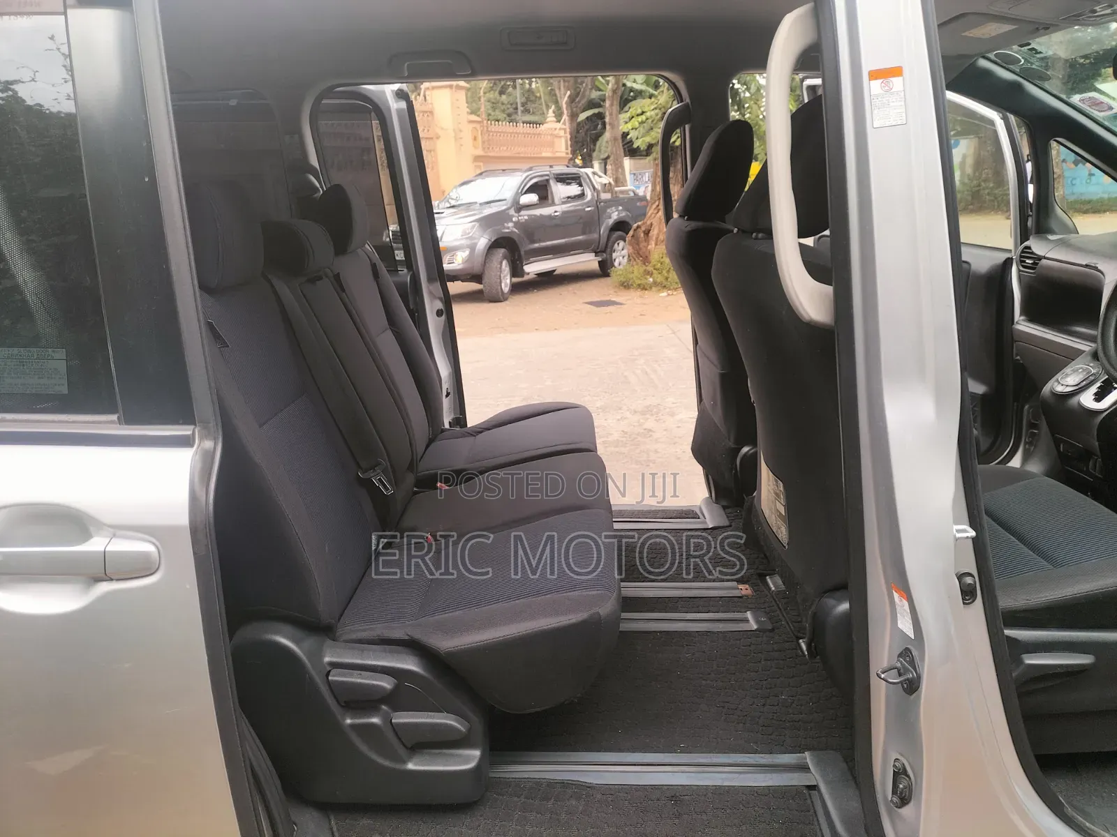 Toyota Noah 2016 Silver