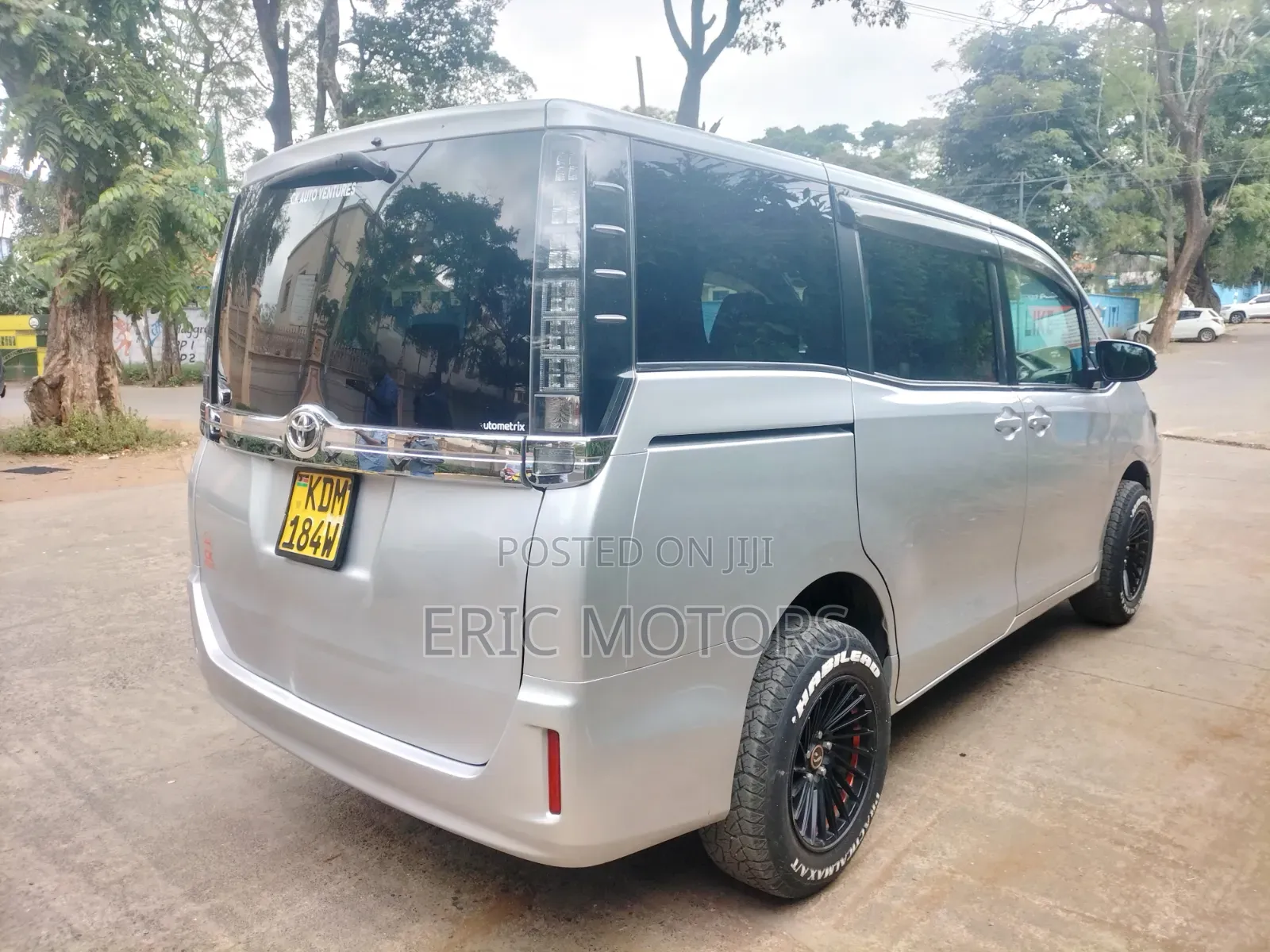 Toyota Noah 2016 Silver