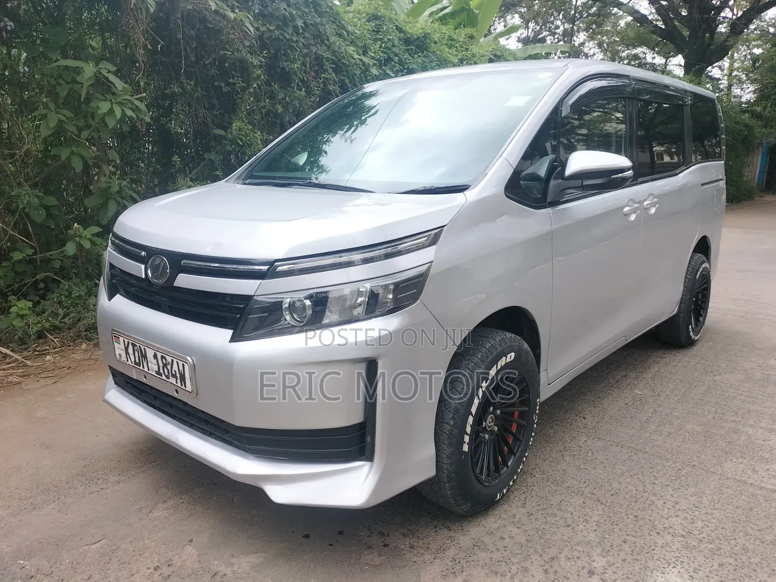 Toyota Noah 2016 Silver