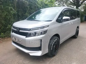 Toyota Noah 2016 Silver