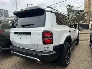 Toyota Land Cruiser Prado 2.8 2024 White