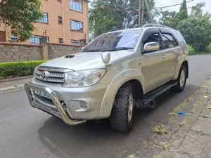 Toyota Fortuner 2011 Gray