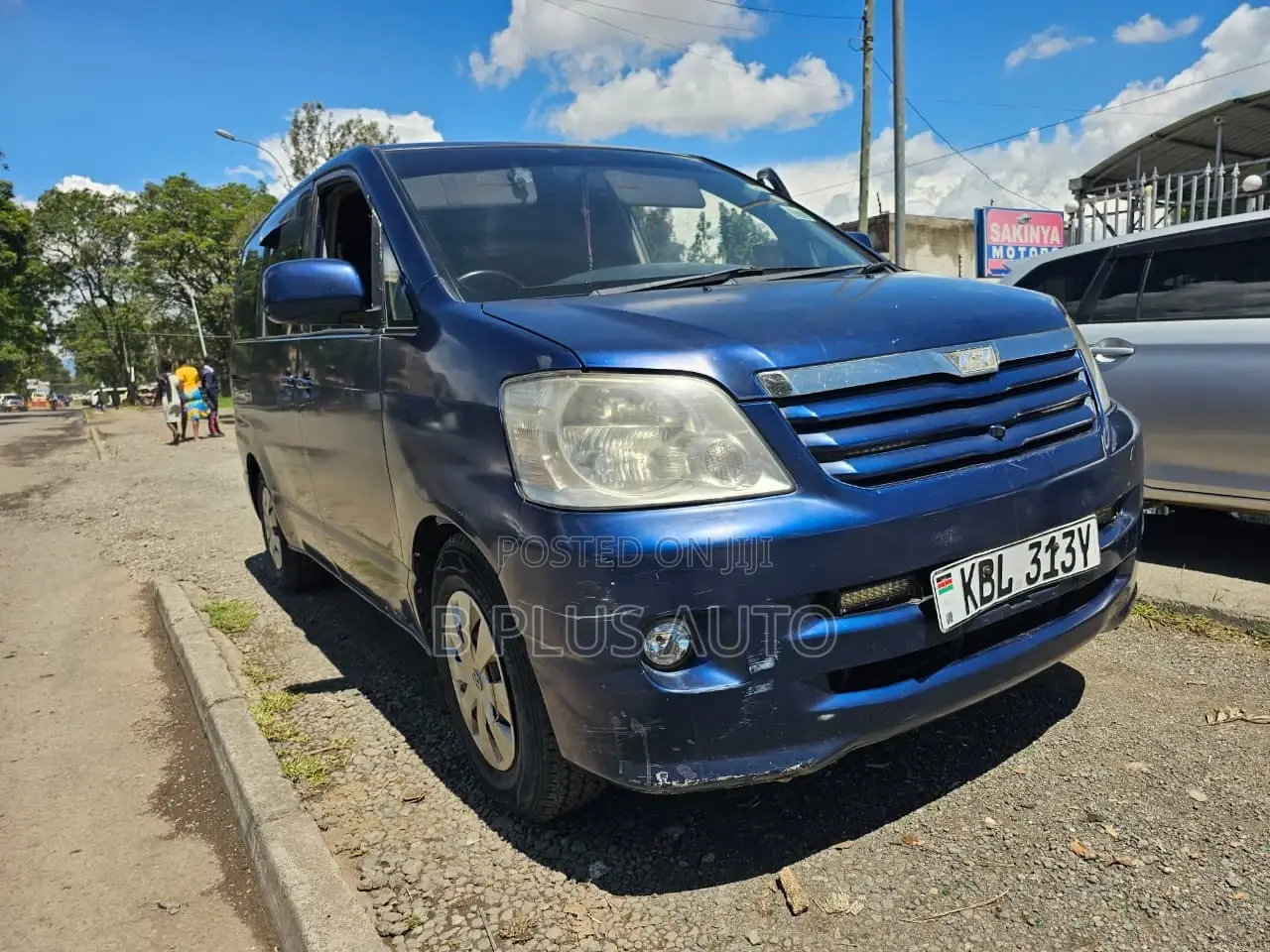 Toyota Noah 2005 Blue