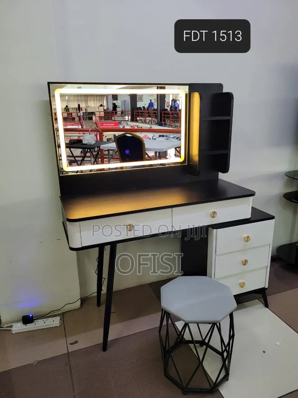Modern Dressing Table
