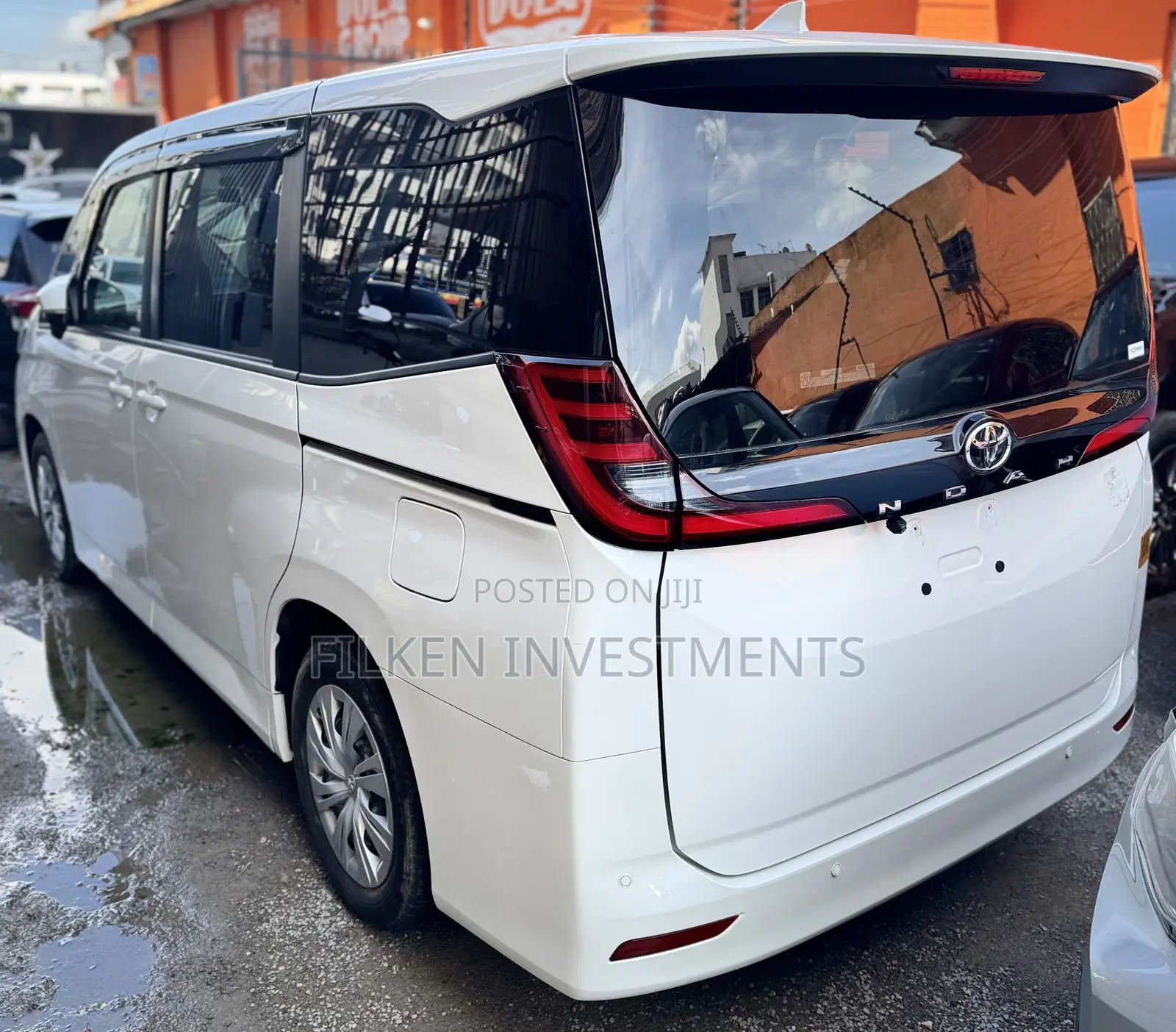 Toyota Noah 2022 White
