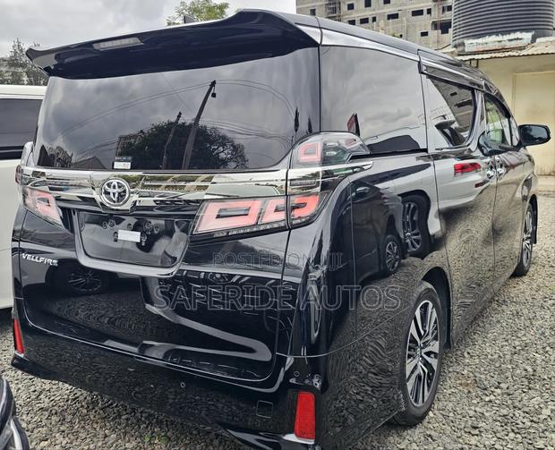 Toyota Vellfire 2019 Black - thumbnail 2