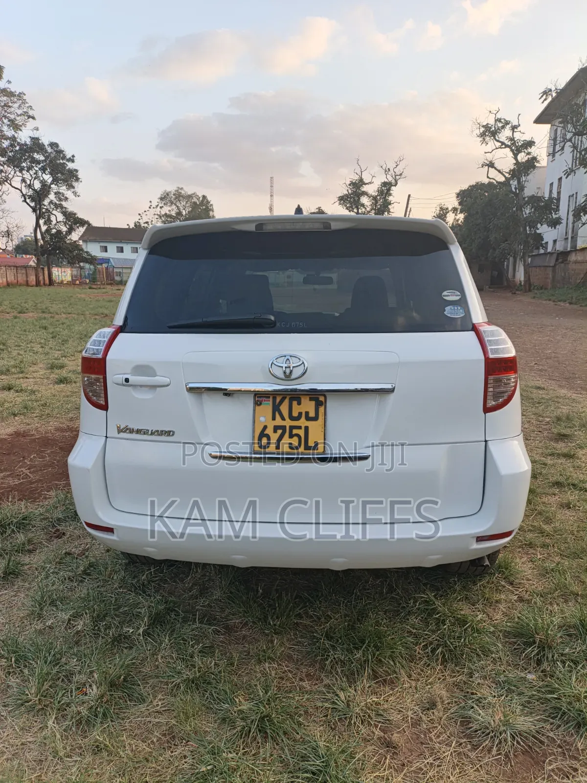 Toyota Vanguard 2009 White