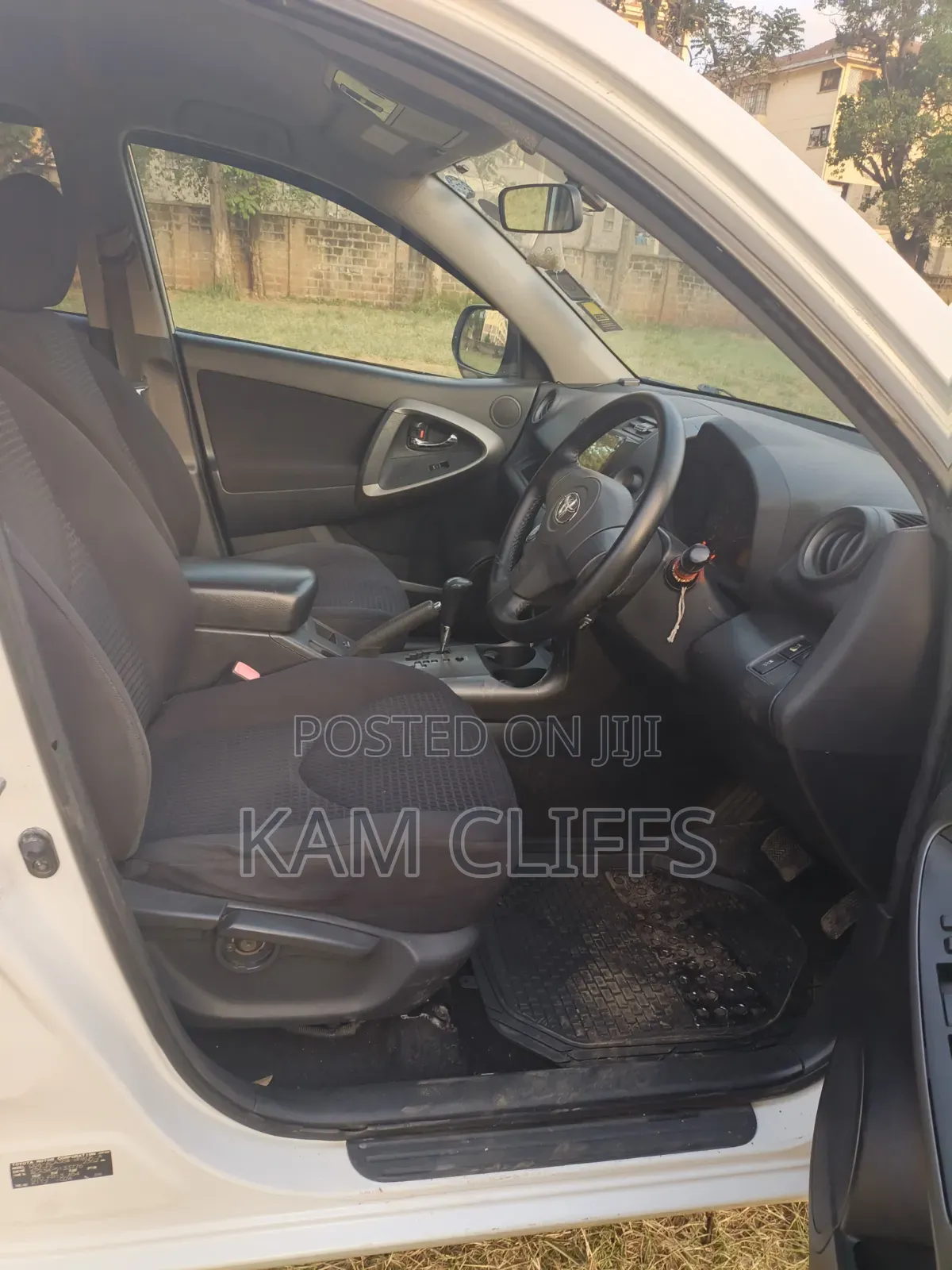 Toyota Vanguard 2009 White