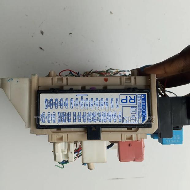 Toyota Rav4 2012 Fusebox - thumbnail 3