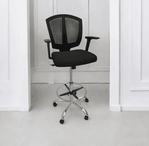 Cashier Adjustable Mesh Seat With Footrest - thumbnail 2