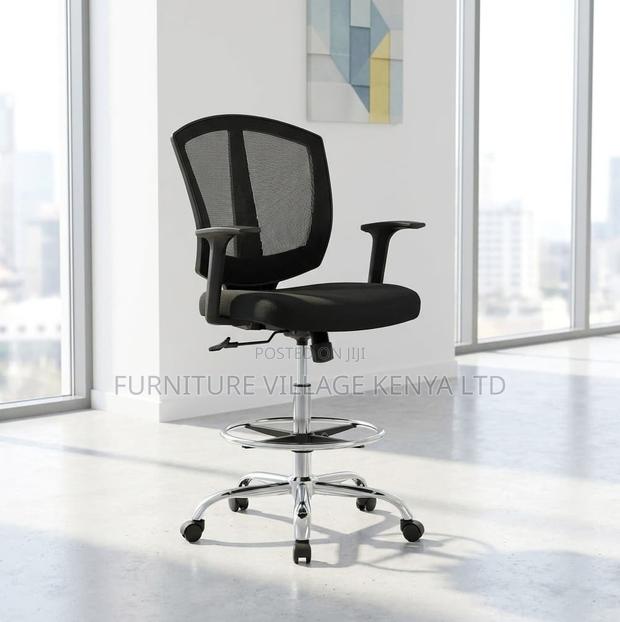 Cashier Adjustable Mesh Seat With Footrest - thumbnail 3