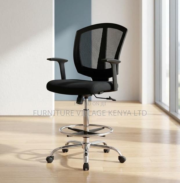 Cashier Adjustable Mesh Seat With Footrest - thumbnail 4