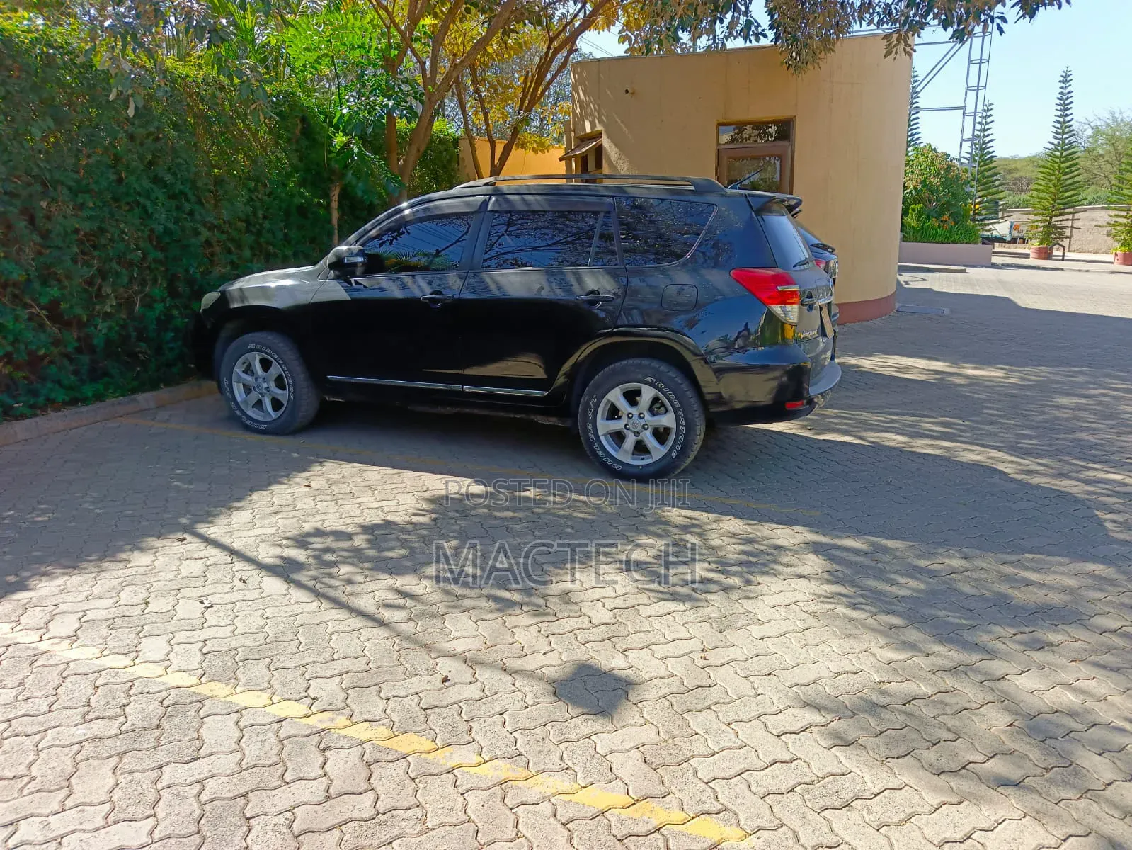 Toyota Vanguard 2012 Black