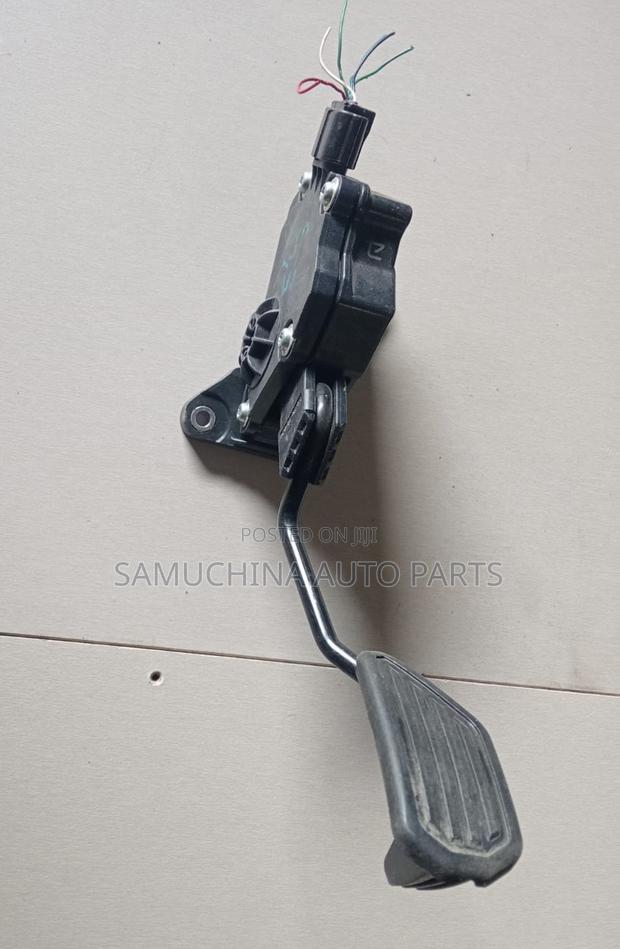 Accelerator Pedal Toyota Vitz 2012