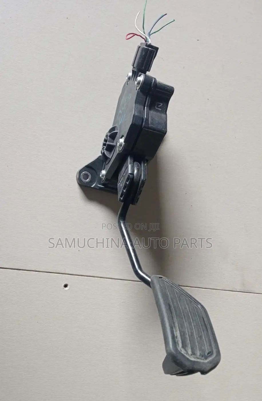 Accelerator Pedal Toyota Vitz 2012
