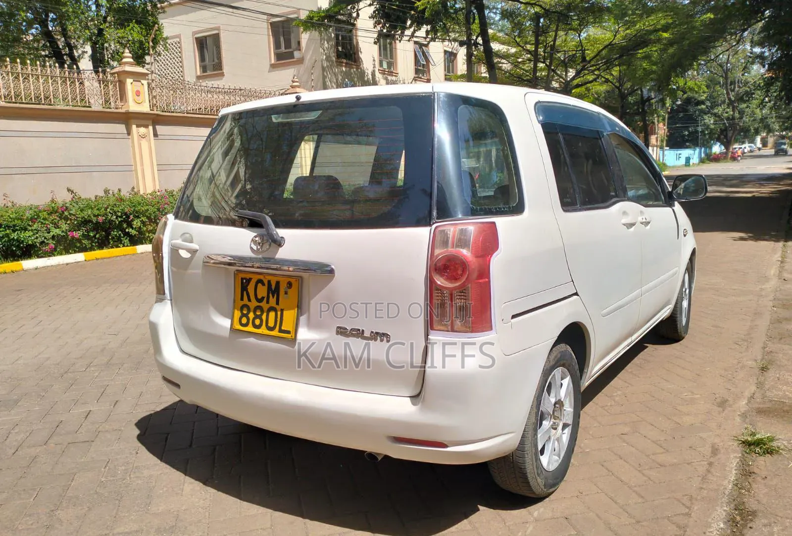 Toyota Raum 2010 White