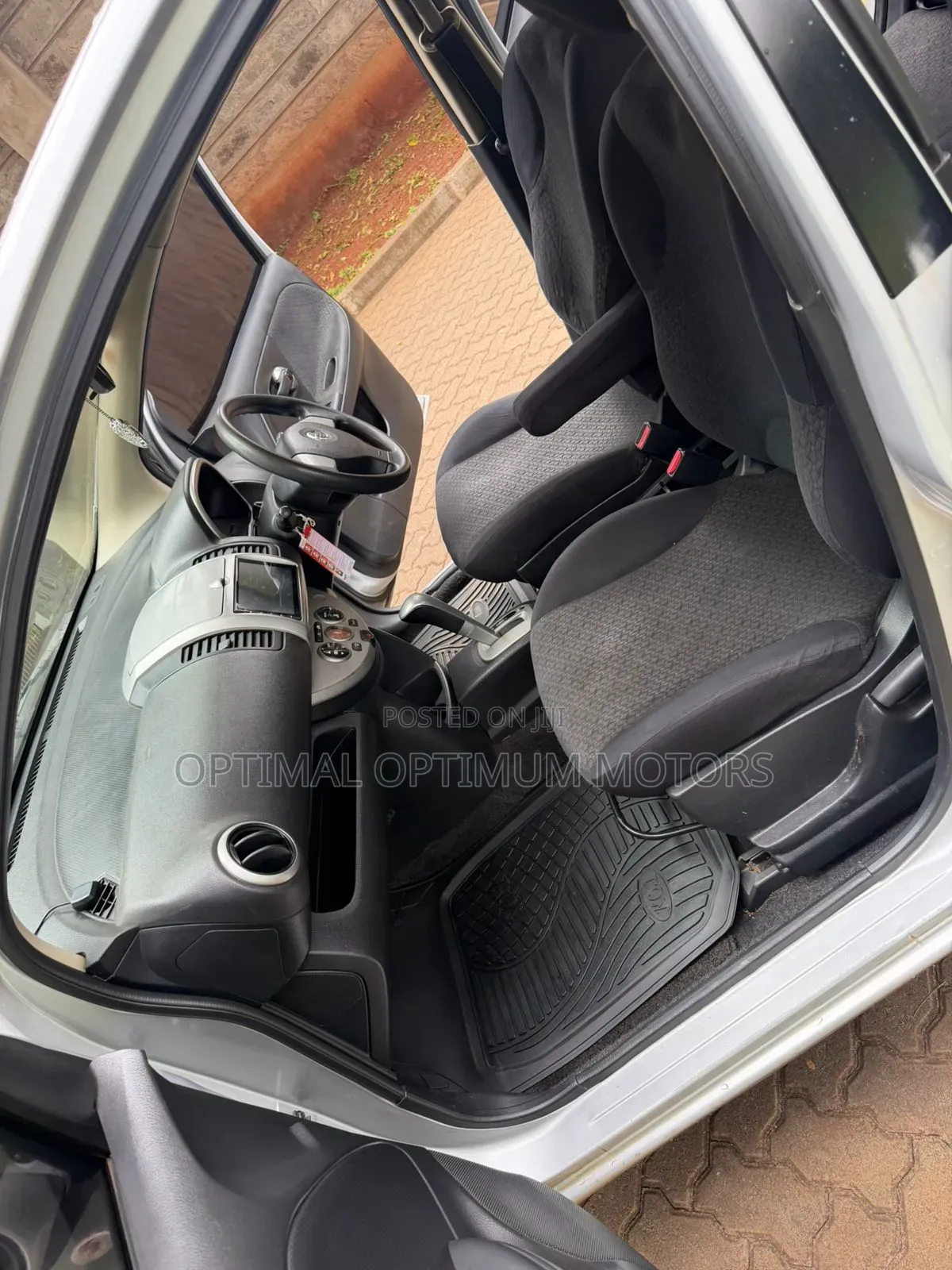 Nissan Note 2012 Silver