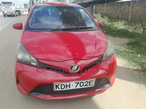Toyota Vitz 2015 Red
