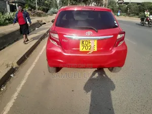 Toyota Vitz 2015 Red