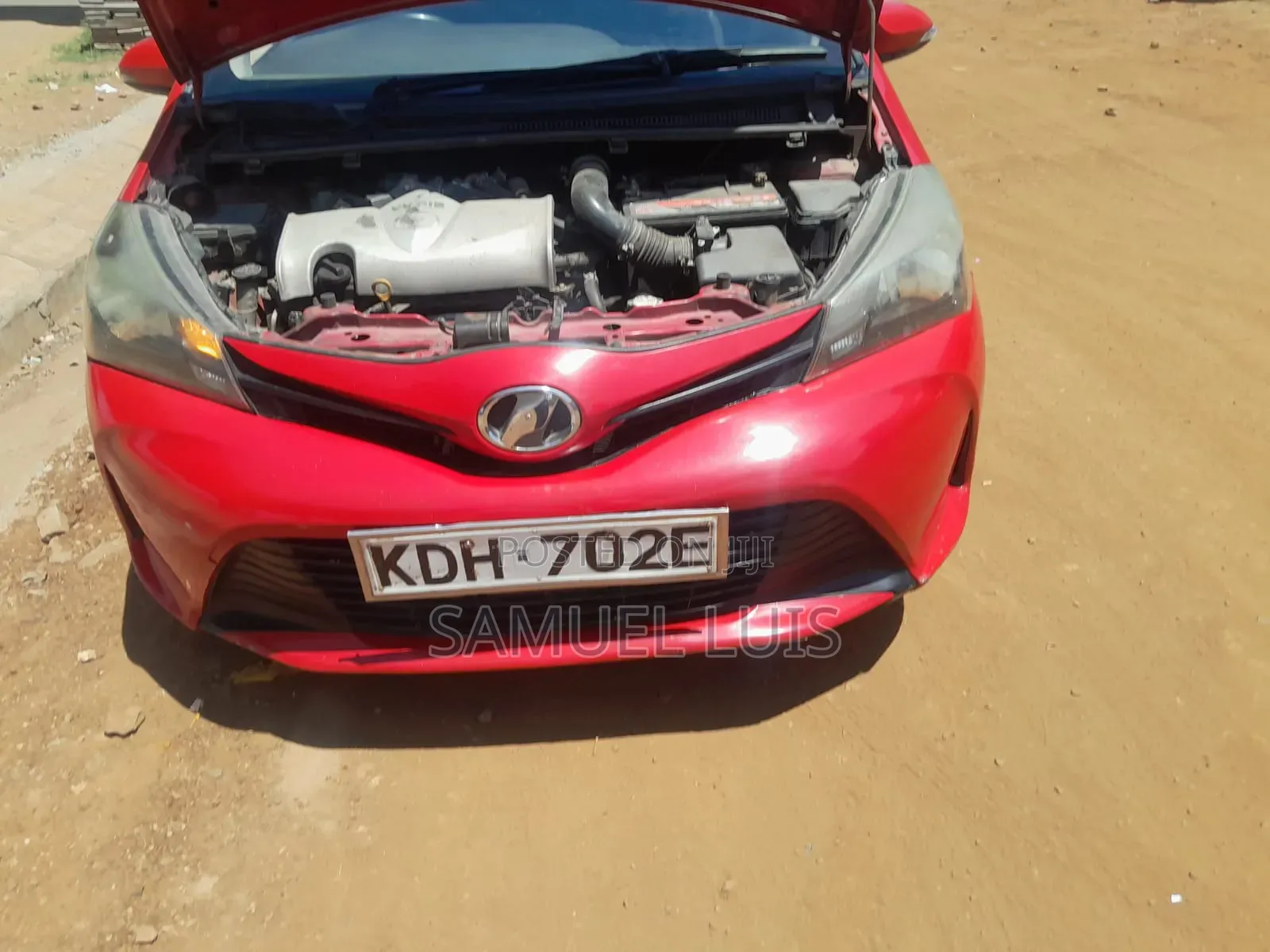 Toyota Vitz 2015 Red