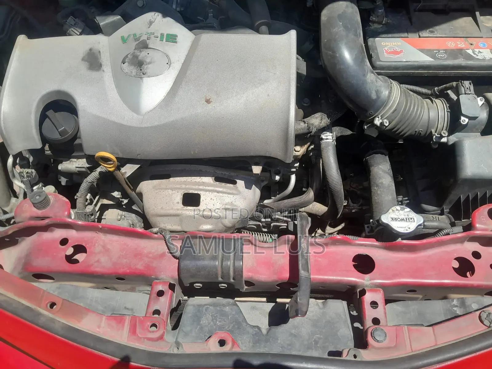 Toyota Vitz 2015 Red