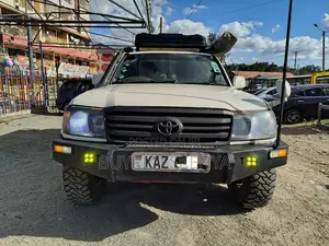 Toyota Land Cruiser 2000 White