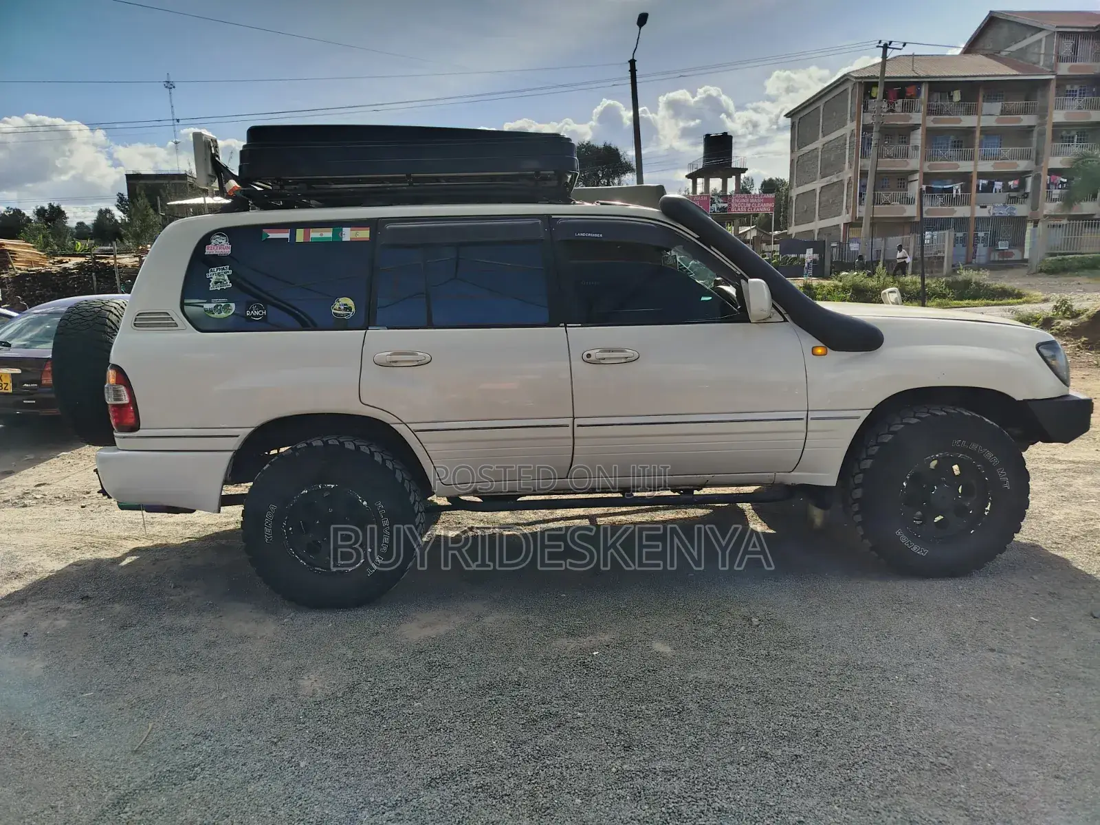 Toyota Land Cruiser 2000 White